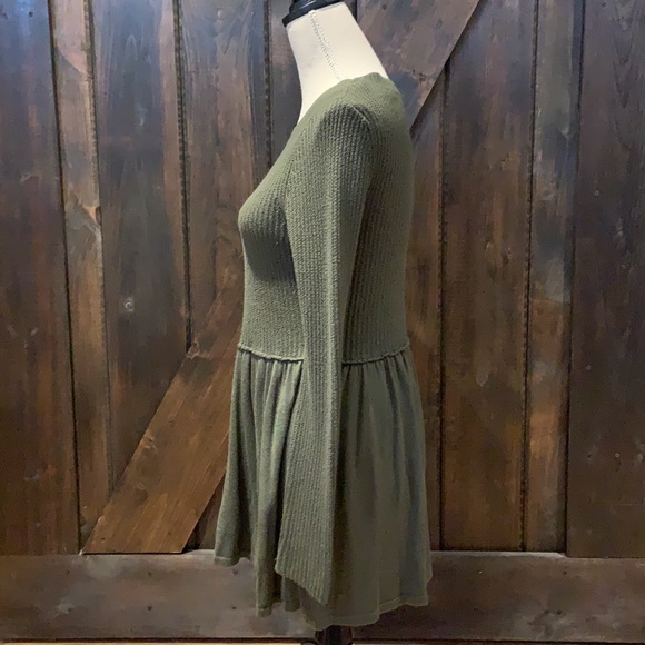 Grey & Gray green knit top with attached skirt - Picture 4 of 10